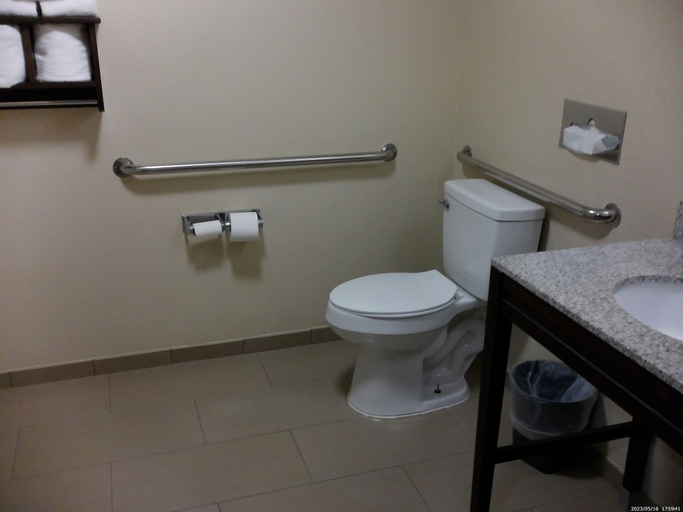 Bathroom 5, Wingate by Wyndham Buckhannon, Upshur