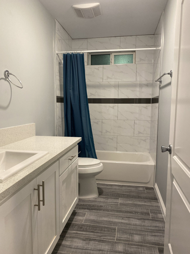 Bathroom 4, Modern Hostel, Los Angeles