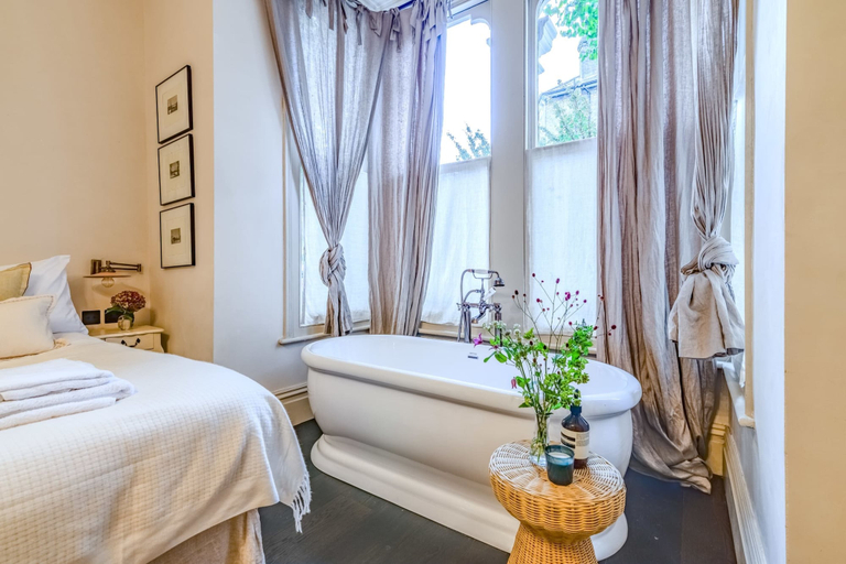 Bedroom 2, Beautiful 2 Bed Apartment In West London, London