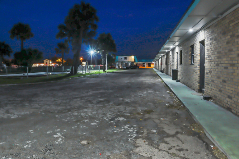 Others 5, Mathis Motel, San Patricio