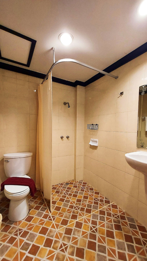 Bathroom 4, Sawasdee Apartment Patong, Pulau Phuket