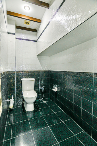 Bathroom 5, Deniz Inn Boutique Hotel, Baku
