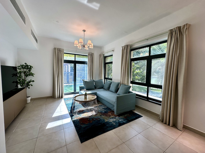 Living area 2, Lux BnB Travo Tower I Private Garden I Lake View, Dubai