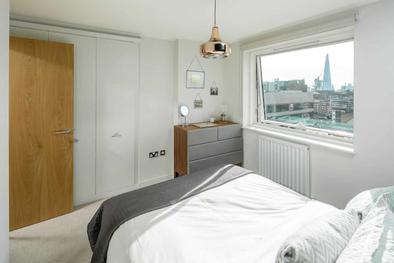 Others 2, Chic 1 Bedroom Apartment With View of Shard, London