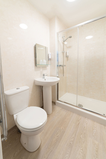 Bathroom 4, Hotel Santa Maria, Blackpool