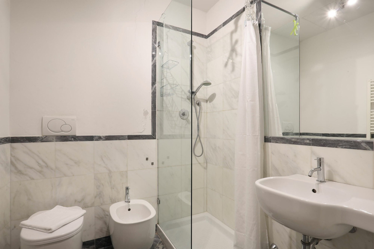 Bathroom, Cellini, Florence