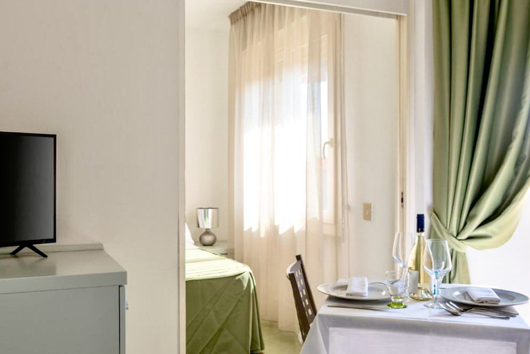 Others 4, Residence with pool in Marina di Cecina, Livorno