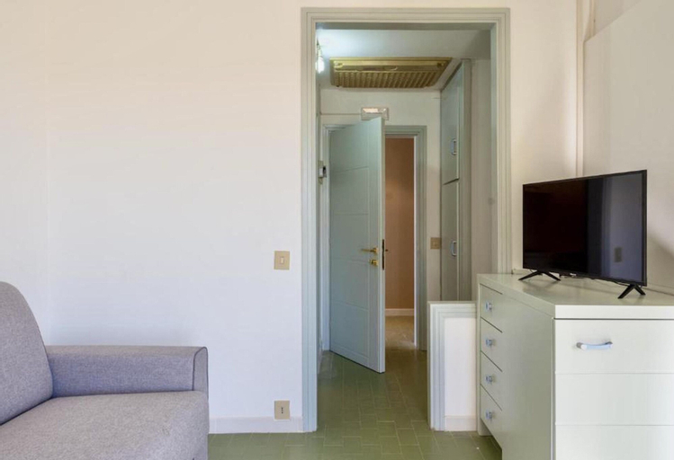 Residence with pool in Marina di Cecina, Livorno