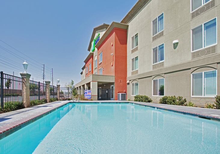 Sport & Beauty 2, Holiday Inn Express & Suites MODESTO-SALIDA, Stanislaus