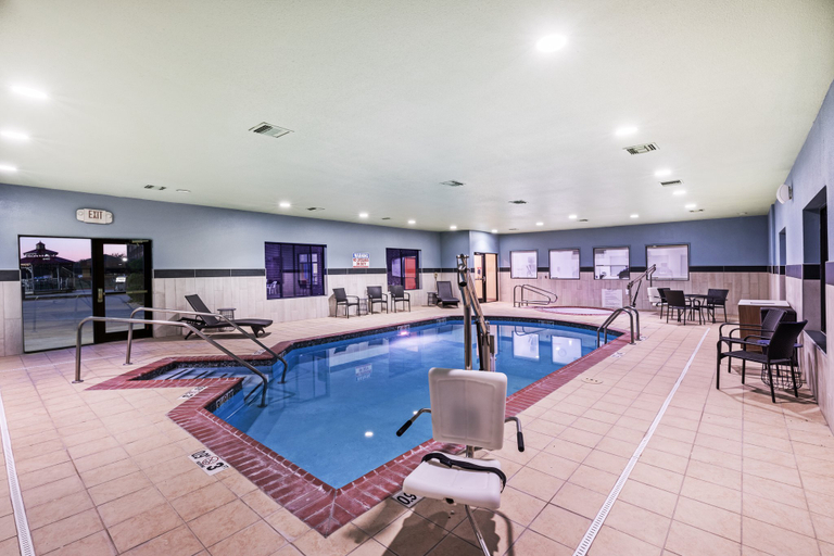 Sport & Beauty 4, Holiday Inn Express & Suites PRYOR, Mayes
