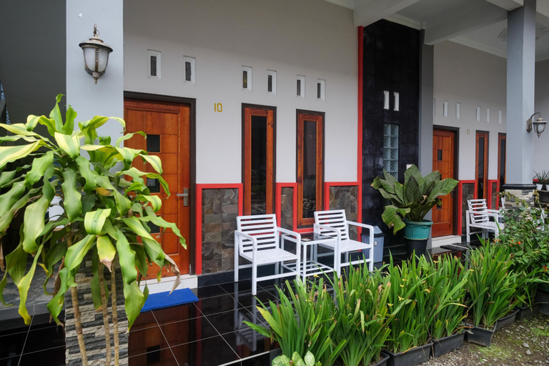 Exterior & Views 3, RedDoorz @ Jalan Dieng 3, Wonosobo