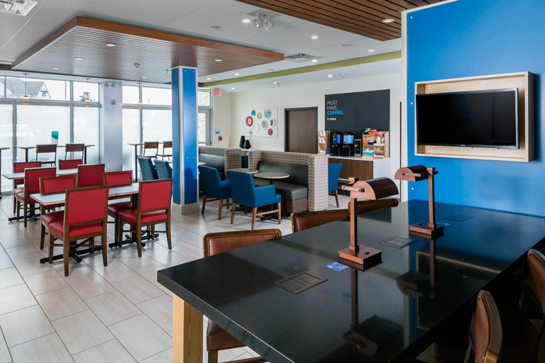Food & Drinks 2, Holiday Inn Express & Suites MEDFORD, Jackson
