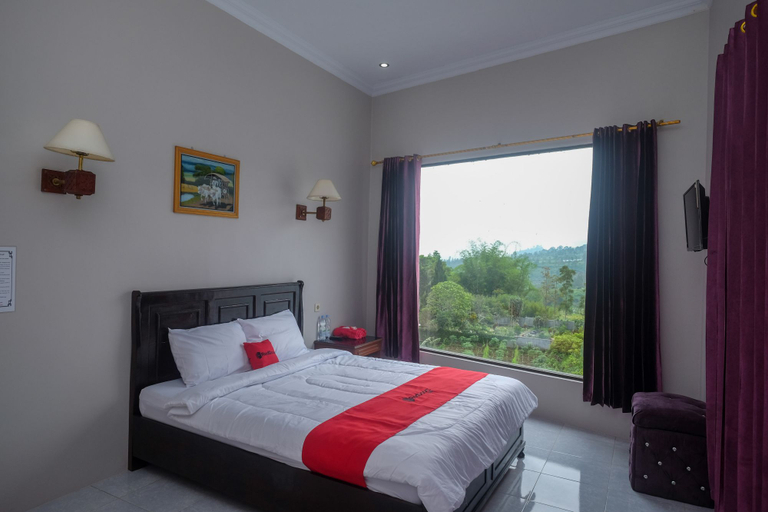 Bedroom 2, RedDoorz @ Jalan Dieng 3, Wonosobo