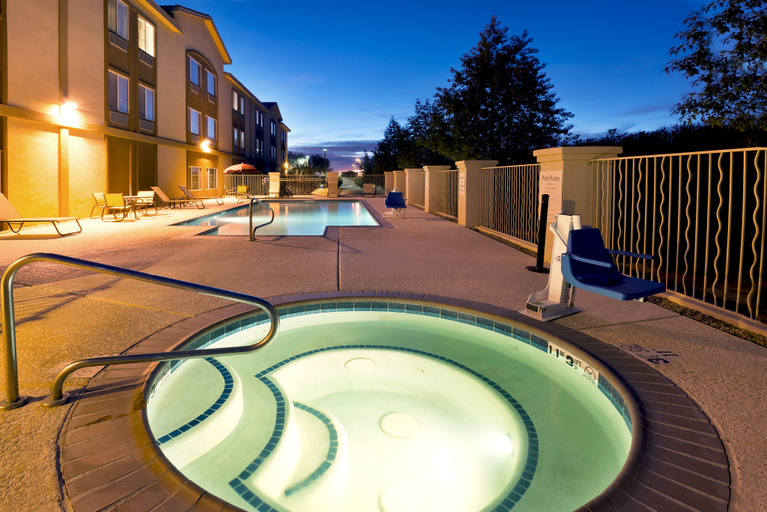 Sport & Beauty 2, Holiday Inn Express & Suites CASA GRANDE, Pinal