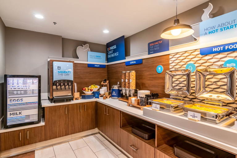 Food & Drinks 3, Holiday Inn Express & Suites CAMARILLO, Ventura
