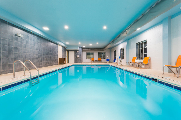 Holiday Inn Express & Suites PETERSBURG-FORT LEE, Prince George