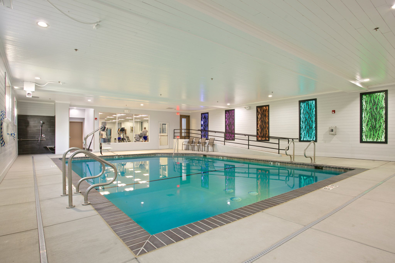 Sport & Beauty 3, Holiday Inn Express & Suites PASO ROBLES, San Luis Obispo