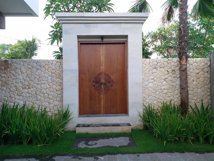 Others 3, Dharmatria Villa, Badung