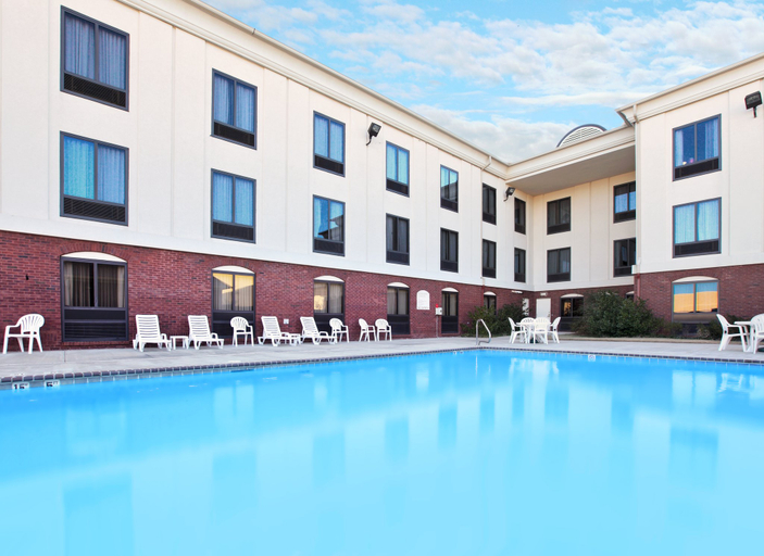 Sport & Beauty 2, Holiday Inn Express & Suites PINE BLUFF, Jefferson