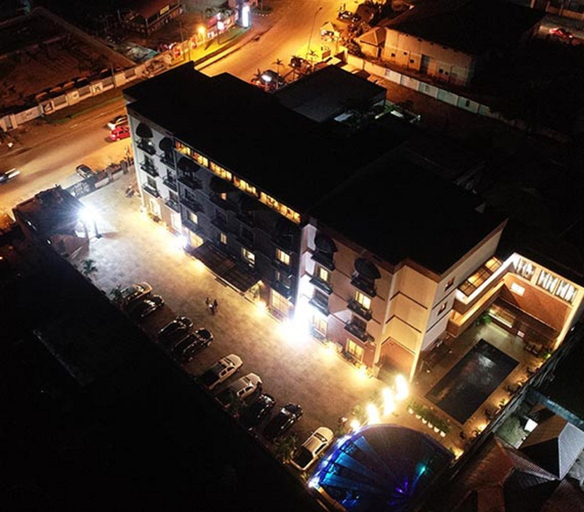 Others 3, Oak Haven Hotels & Suites, Obio/Akp