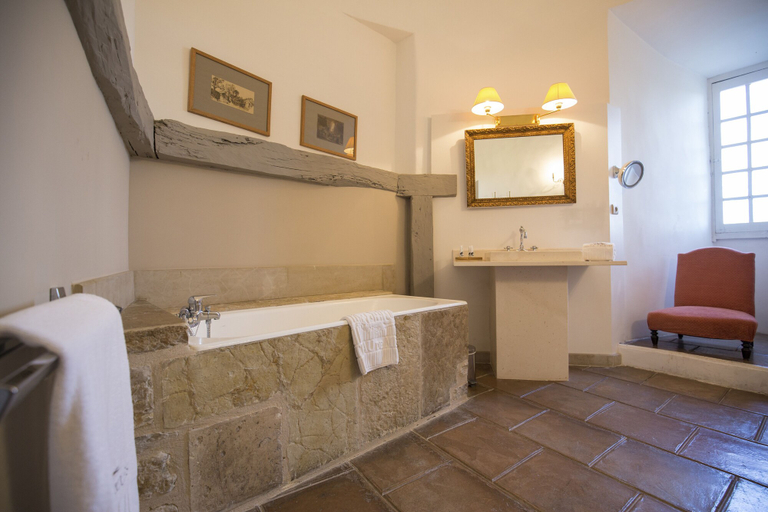 Bathroom 4, Château de Mercuès, Lot