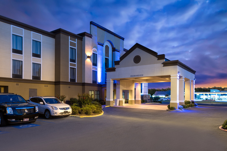 Exterior & Views 1, Holiday Inn Express & Suites GRENADA, Grenada