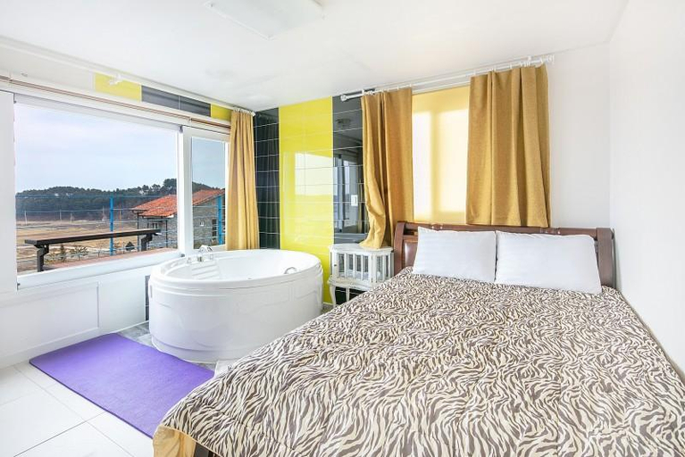 Bedroom 2, Yangyang Monty Pension, Yangyang