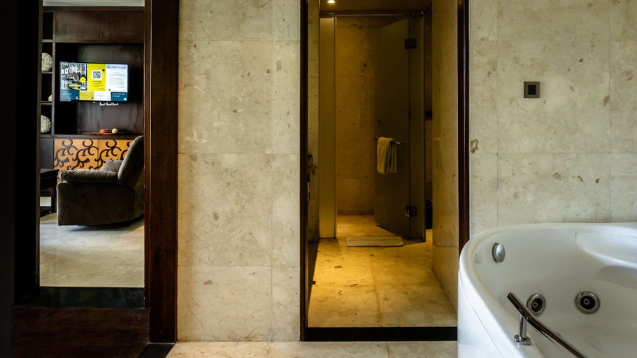 Bathroom 9