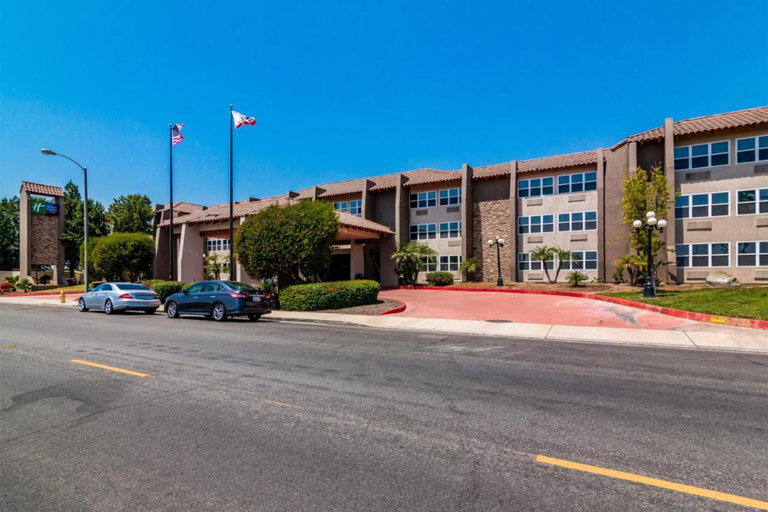 Exterior & Views 2, Holiday Inn Express & Suites CAMARILLO, Ventura