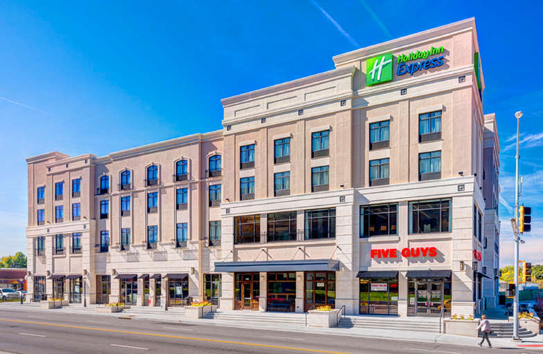 Holiday Inn Express & Suites KANSAS CITY KU MEDICAL CENTER, Jackson