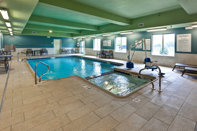 Sport & Beauty 2, Holiday Inn Express & Suites MANHATTAN, Riley