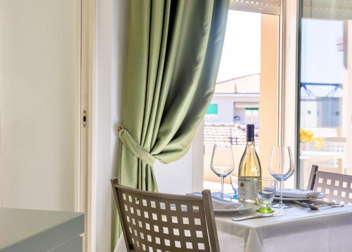 Others 5, Residence with pool in Marina di Cecina, Livorno