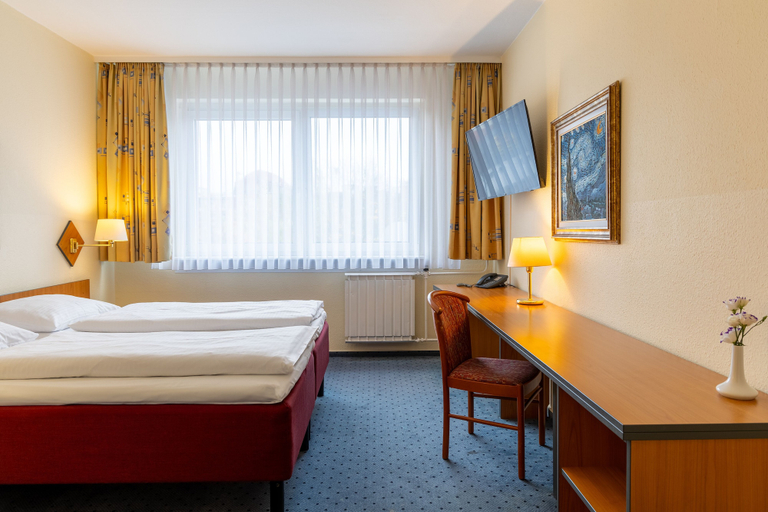 Bedroom 3, Good Morning + Berlin City East, Berlin
