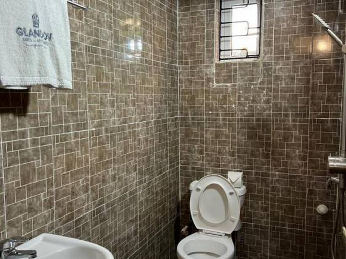 Bathroom 3, Glandov Suite and Apartment, Ikeja