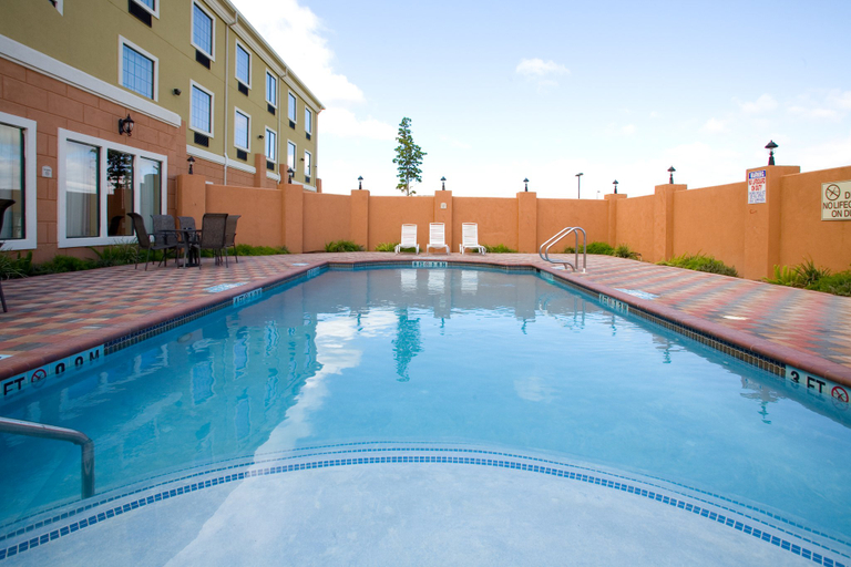 Sport & Beauty 2, Holiday Inn Express & Suites JOURDANTON-PLEASANTON, Atascosa