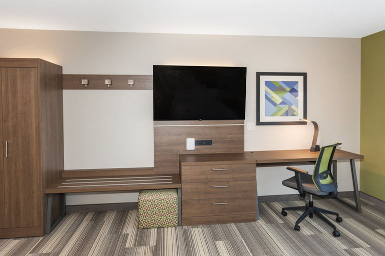 Holiday Inn Express & Suites - Hudson I-94, an IHG Hotel - Tap to explore photos