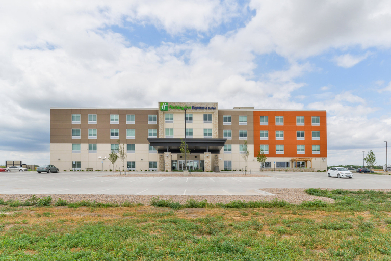 Exterior & Views 2, Holiday Inn Express & Suites OGALLALA, Keith