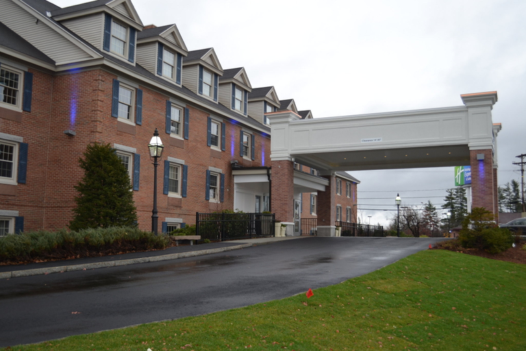 Exterior & Views 3, Holiday Inn Express & Suites MERRIMACK, Hillsborough