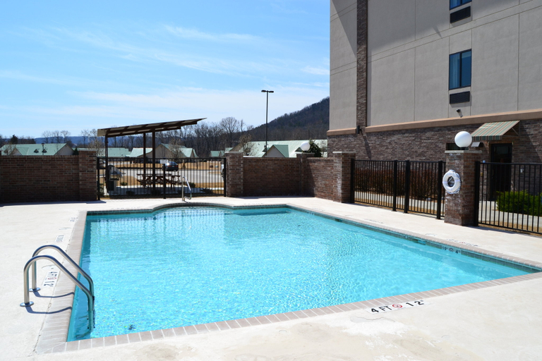 Sport & Beauty 2, Holiday Inn Express & Suites HEBER SPRINGS, Cleburne