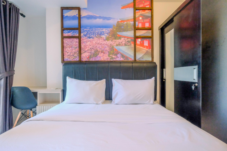 Bedroom 2, Homey and Relaxing Studio Tokyo Riverside PIK 2 Apartment By Travelio, Tangerang