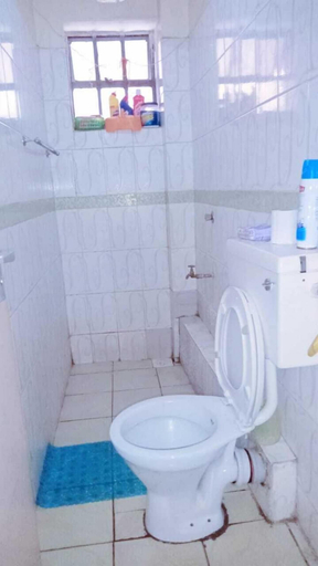 Bathroom, Lux suites Roverpark Apartment South B, Langata