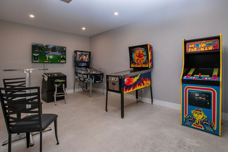 Others 5, 107 Birchview Trail, Grey