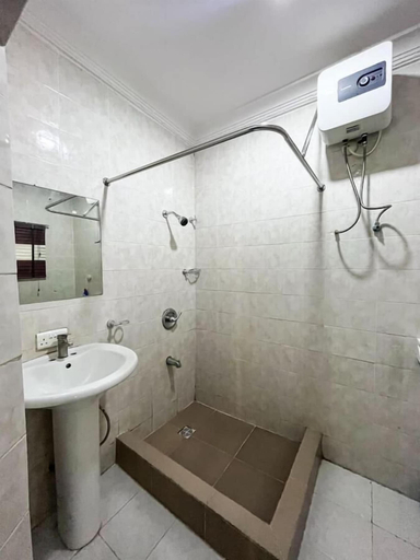 Bathroom 3, Bronx Suite by Jaynice Homes Lekki, Eti-Osa