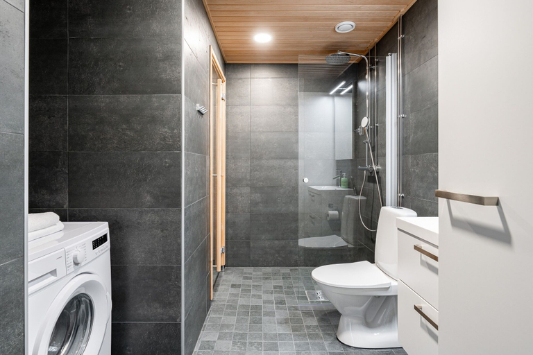 Bathroom 4, Spacious 2BR at Tammela Stadium - Sauna & Balcony, Pirkanmaa