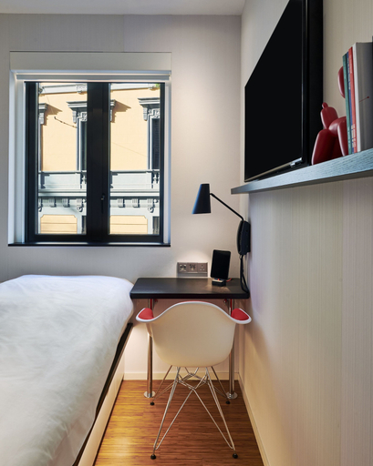 Bedroom 5, citizenM Rome Isola Tiberina, Rome