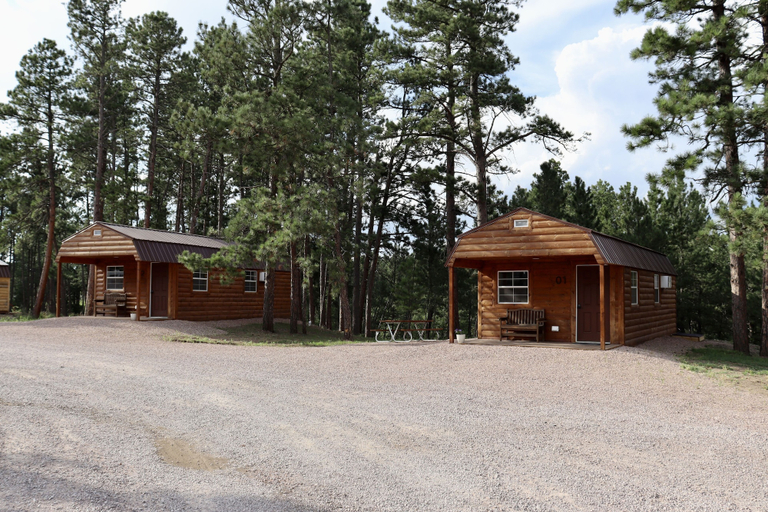 Exterior & Views 2, Pine Haven Lodging, Pennington