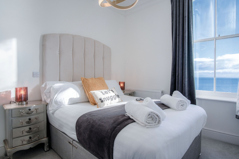 Bedroom 2, Caldey View - Luxury 2 Bedroom - Panorama - Tenby, Pembrokeshire