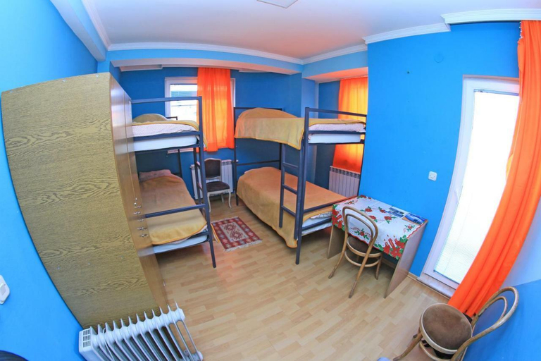 Others 3, Golden Age Hostel