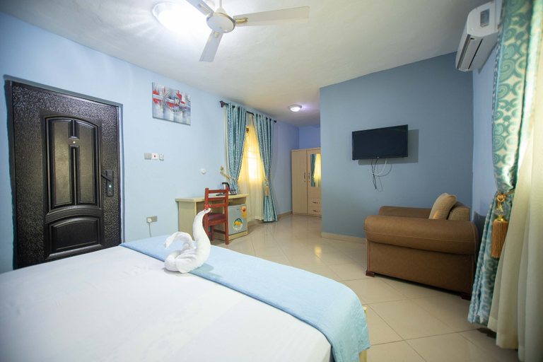 Bedroom 3, De-Kings Hotel, Wassa West