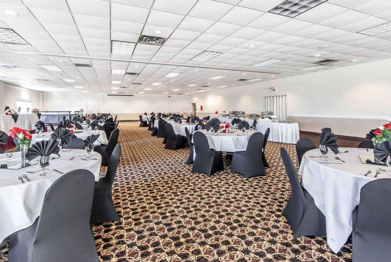 Food & Drinks 5, Wingate by Wyndham Marietta Conference Center, Washington